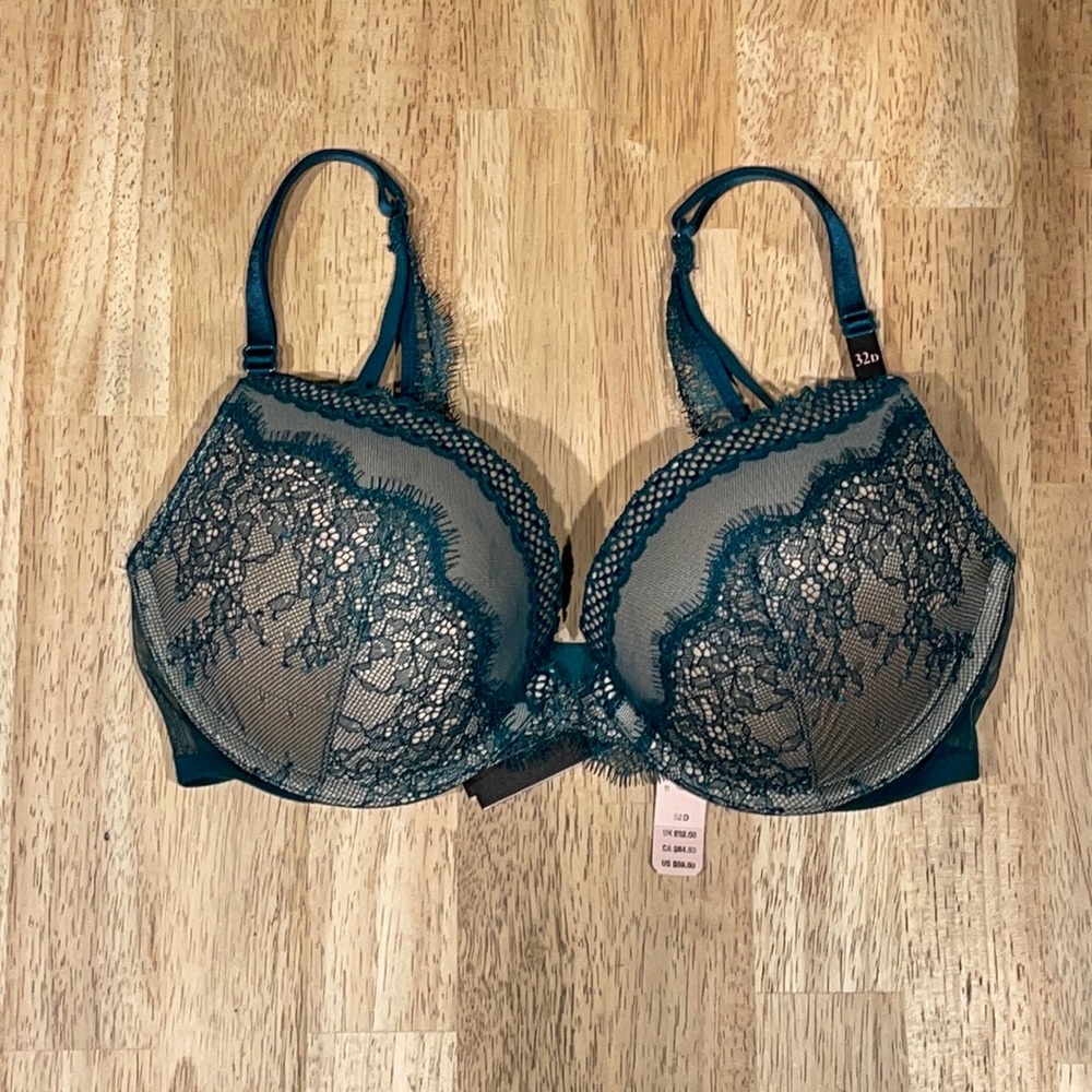 Victoria's Secret 'Very Sexy' push up bra